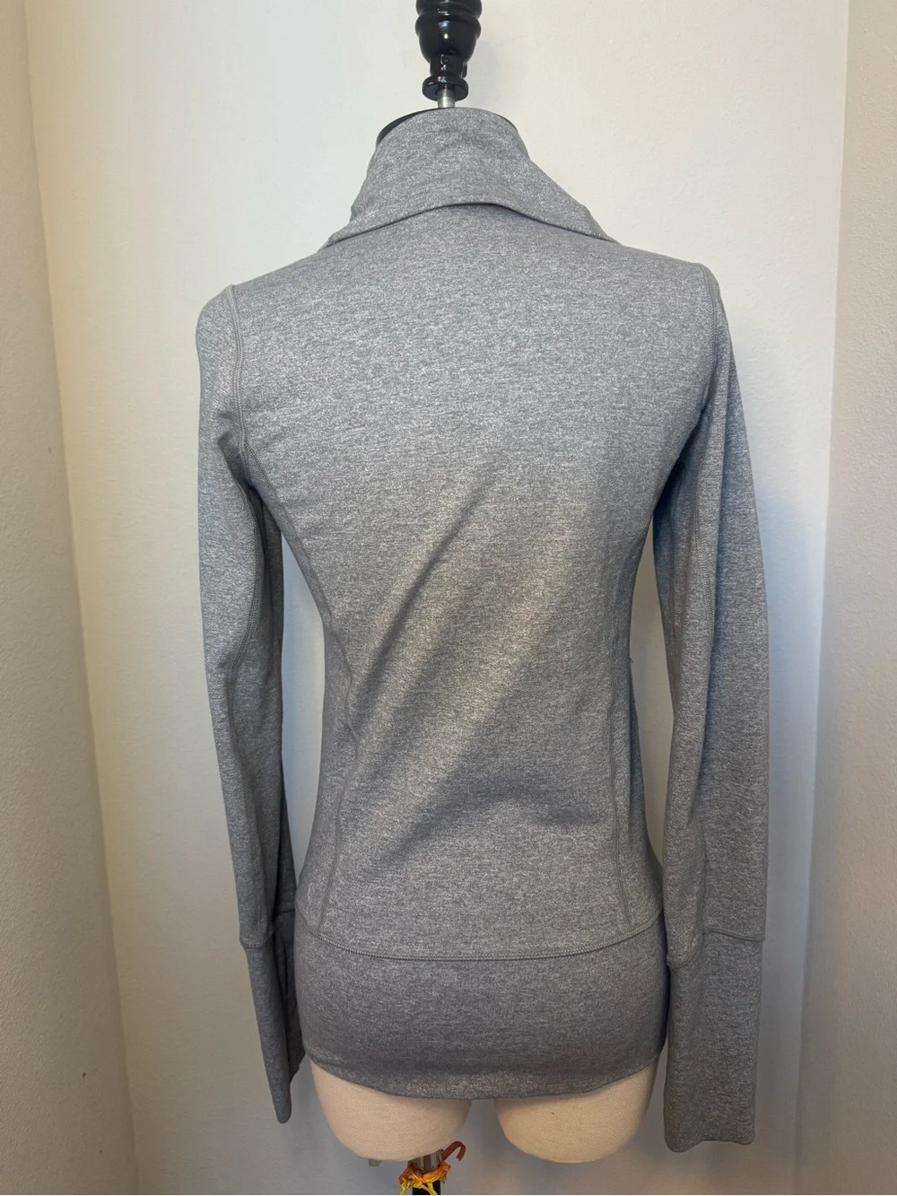 Lululemon In Stride jacket - Picture 4 of 6
